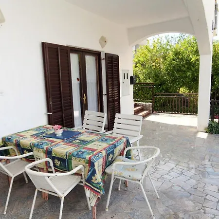 With A Parking Space Vantacici, Krk - 5386 Apartmán Malinska